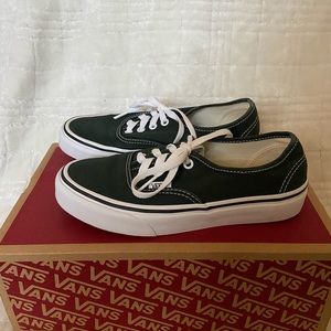 SOLD Authentic Vans (wmns 6.5)